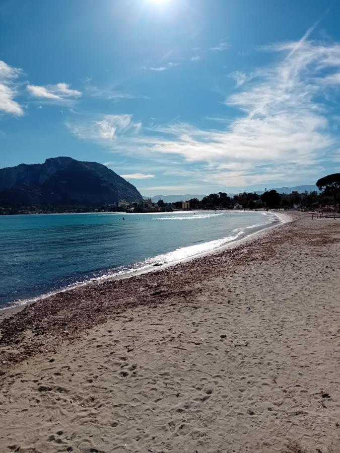 Alloggio in famiglia Zeus Mondello E